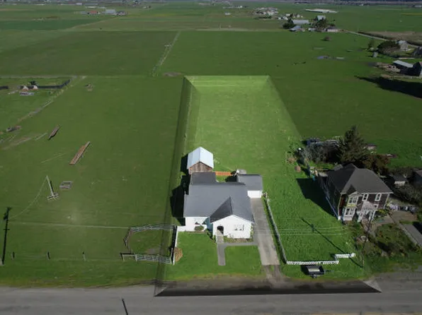 3935 Grizzly Bluff Rd, Ferndale, CA 95536