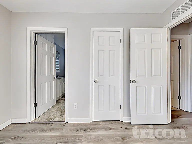 1803 Westcrest Dr — Photo 10