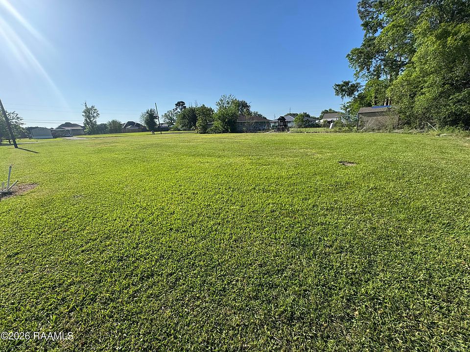 2nd image of 5833 Perry Ln