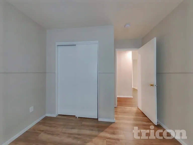 902 Emily St — Photo 11