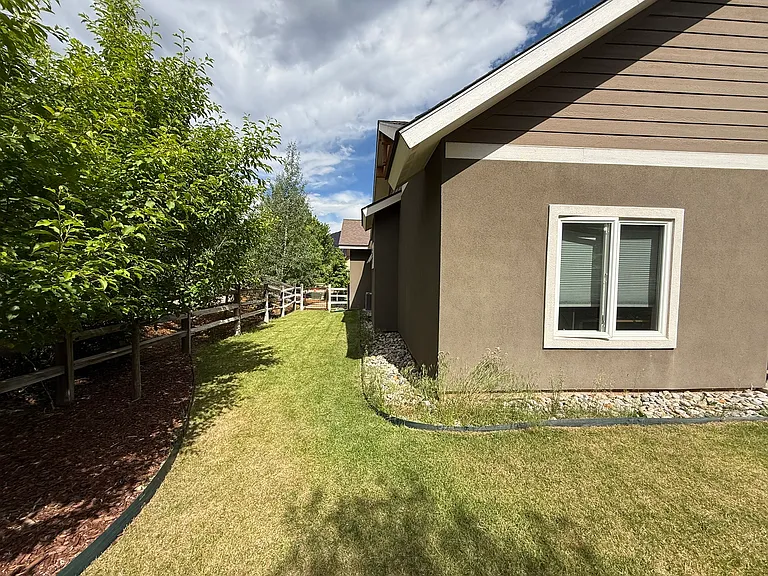 403 Estancia Loop — Photo 23