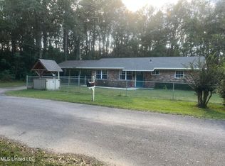 9709 E Cedarcliff Dr, Moss Pt, MS 39562