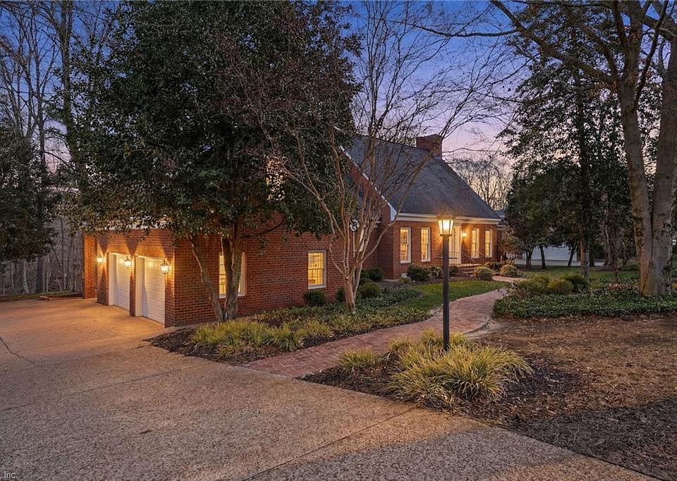 1st image of 124 Roffinghams Way