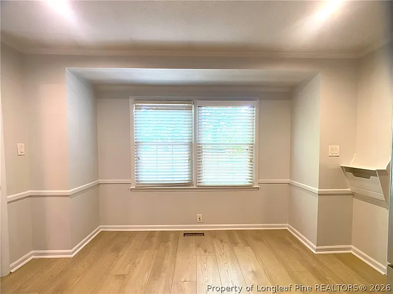 2721 Mirror Lake Dr — Photo 10