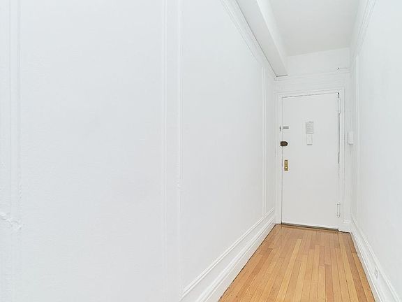 4th image of 135 E 50th St APT 5H