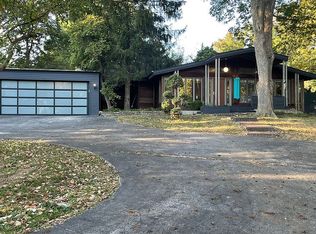 1557 E Carleton St, Springfield, MO 65804