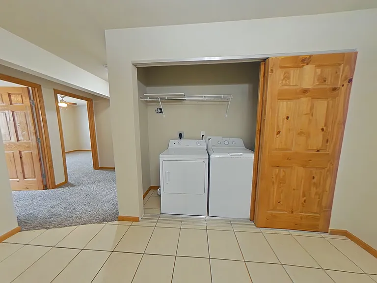 Eagle Point Apartments — Photo 9