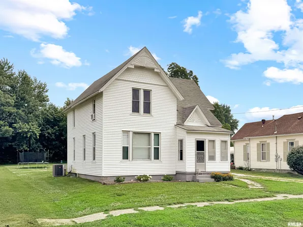 313 N Vermont St, Camp Point, IL 62320