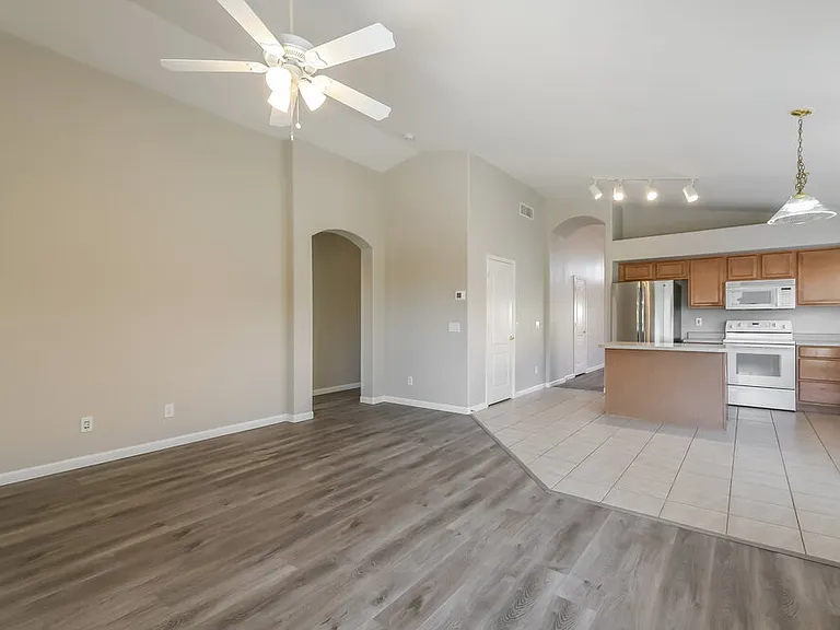 2415 W Blue Sky Dr — Photo 4