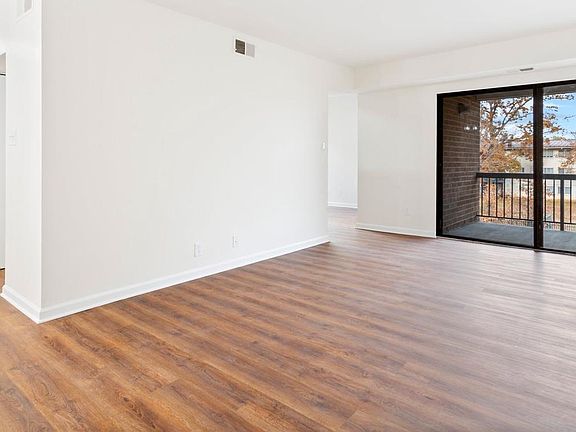 4th image of 11234 Cherry Hill Rd APT 304
