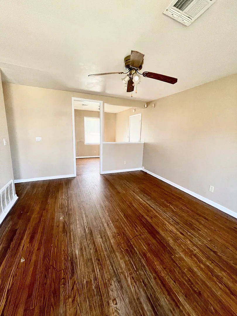 3 bedroom 1 bath House — Photo 3