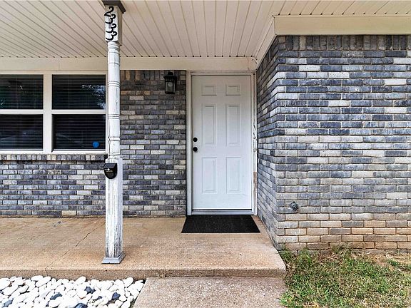 2nd image of 2333 W Alpine Cir