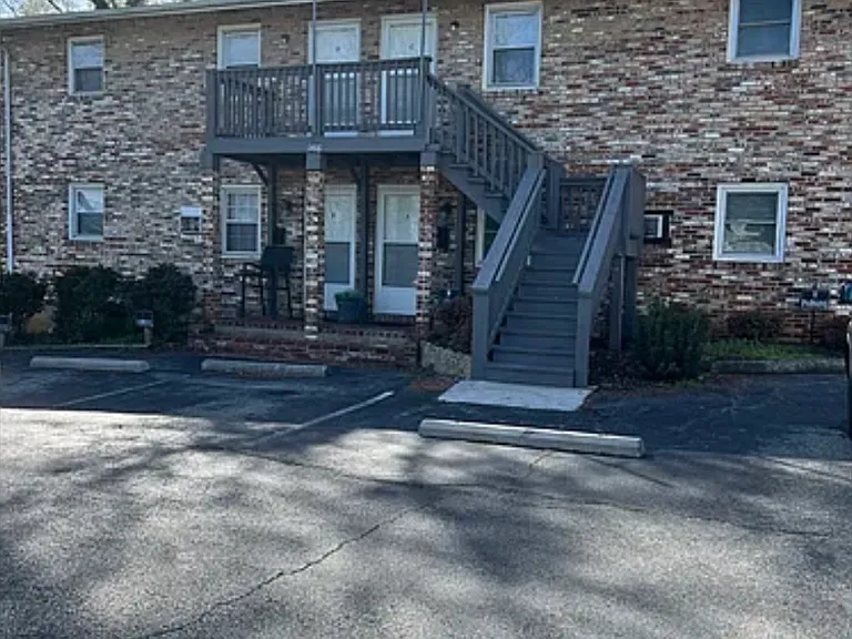 1416 Moorman Ave NW #D — Photo 1