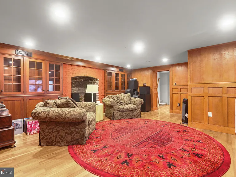 1007 N Calvert St — Photo 38
