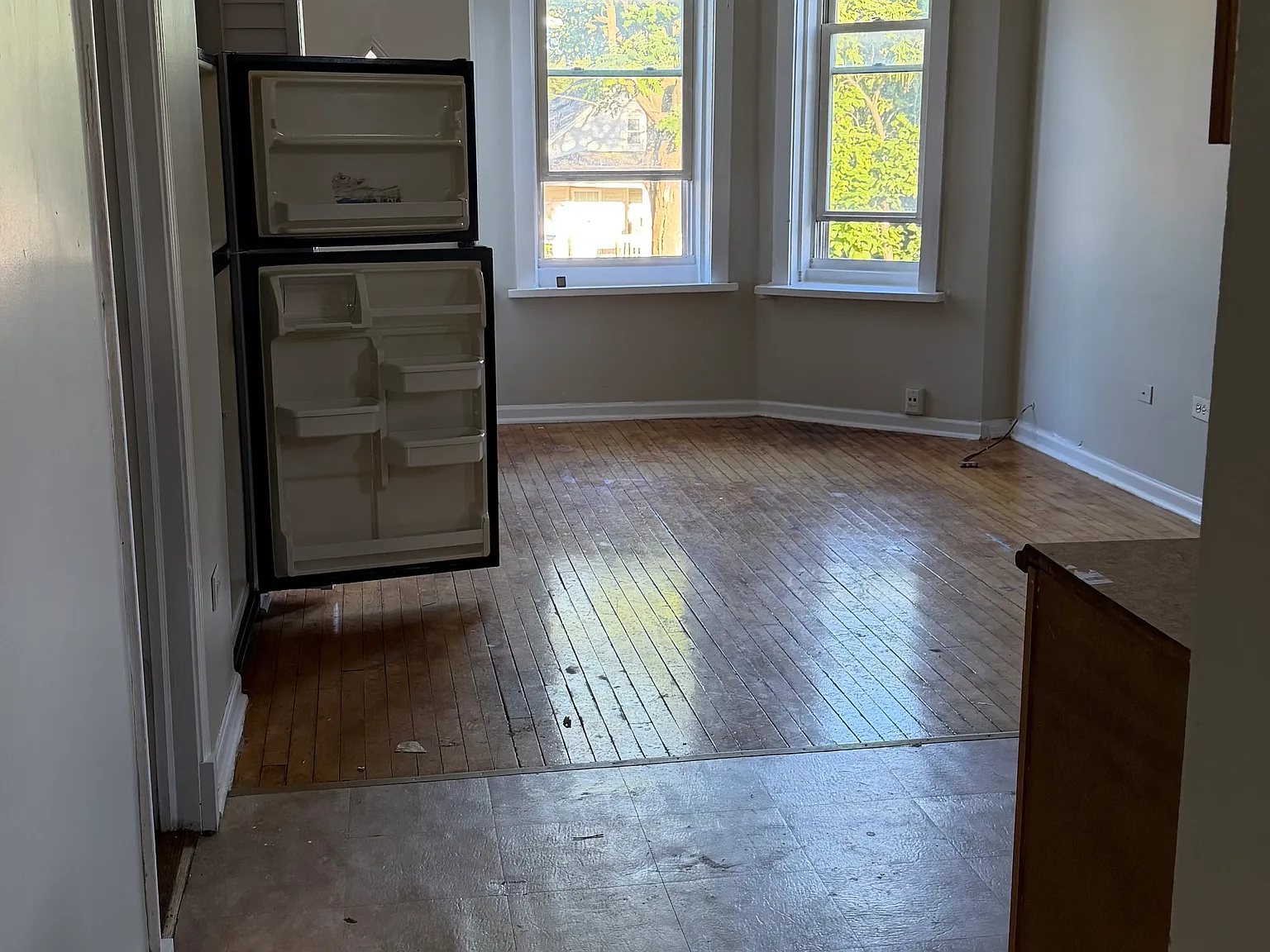 1626 S Karlov Ave — Photo 4