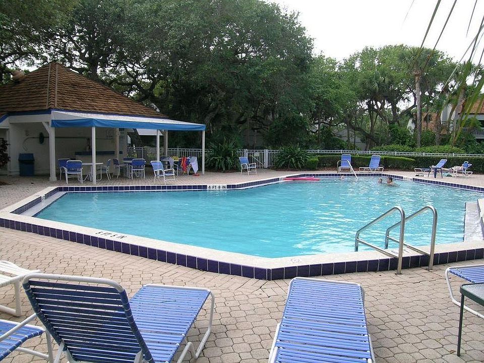 2nd image of 147 Aquarina Blvd #147