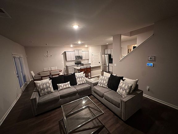 2nd image of 3283 Hawthorn Farm Blvd