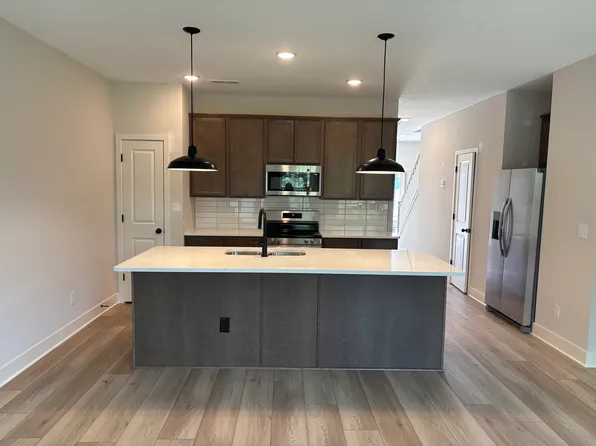 Emory Green Townhomes, 8930 Keenberg Ln, Knoxville, TN 37931