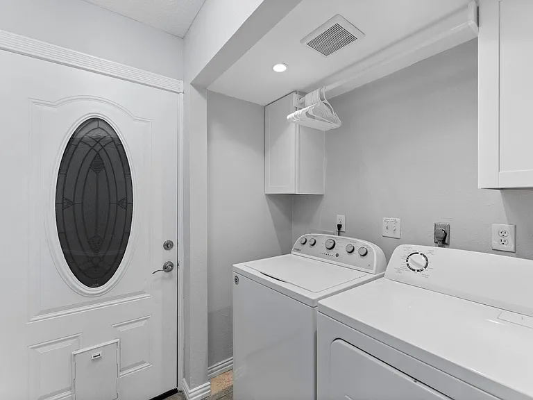 2 Ground Brier Ct — Photo 21