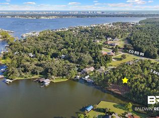 4 S Bayou Dr, Elberta, AL 36530