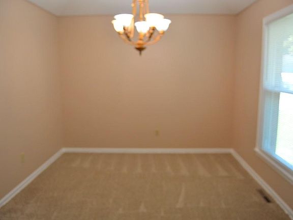 5th image of 1127 Queens Pl