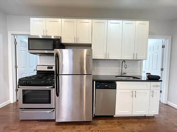 2nd image of 4582 Manhattan College Pkwy APT 3D
