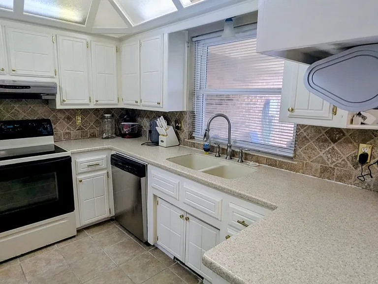 3512 Tiffany Dr — Photo 6