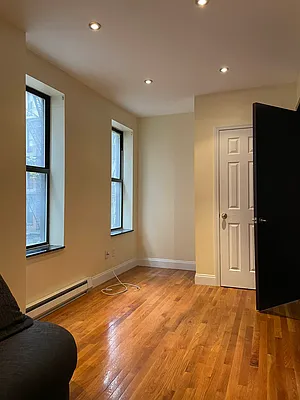 Rented by Compass | media 9