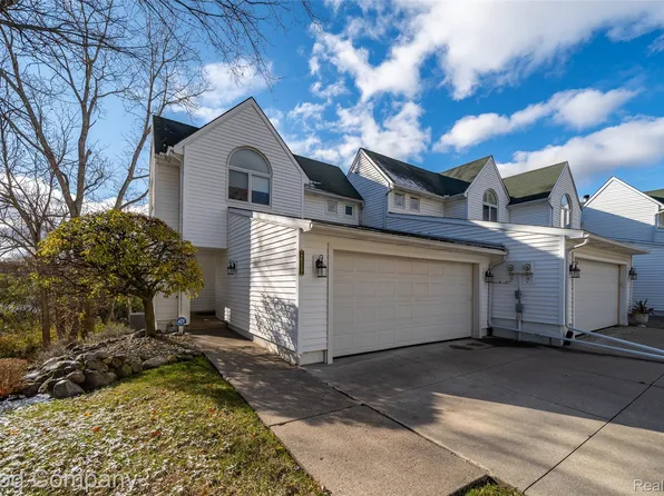 24117 Tana Ct, Farmington Hills, MI 48335