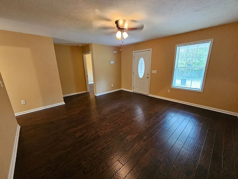 504 Wheeler St — Photo 2