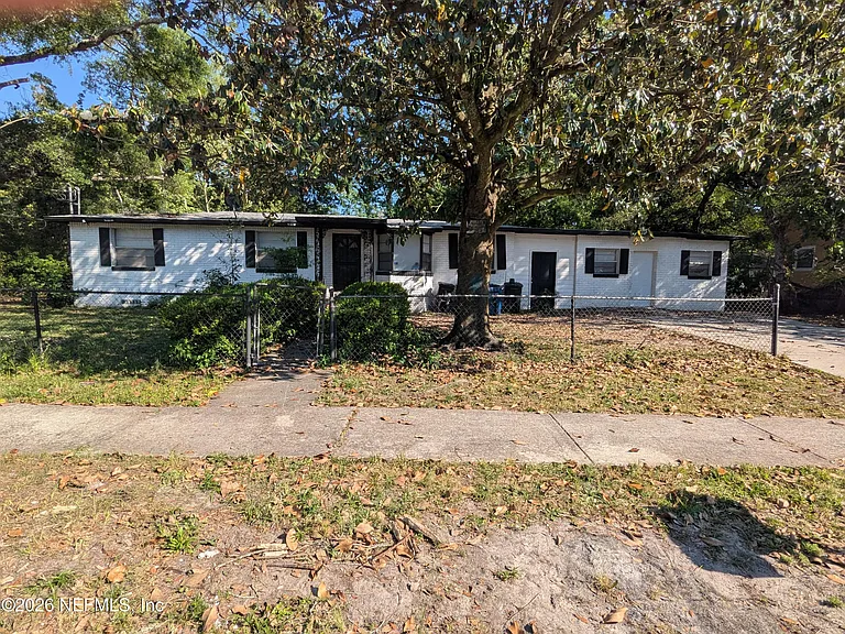 1834 Meharry Ave — Photo 1