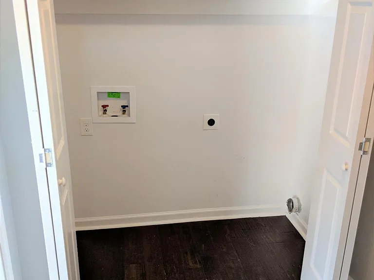 910 W Hill St — Photo 23