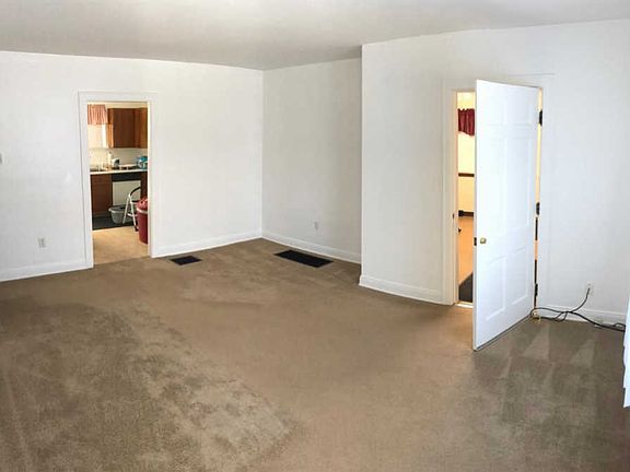 5th image of 213 W Church St