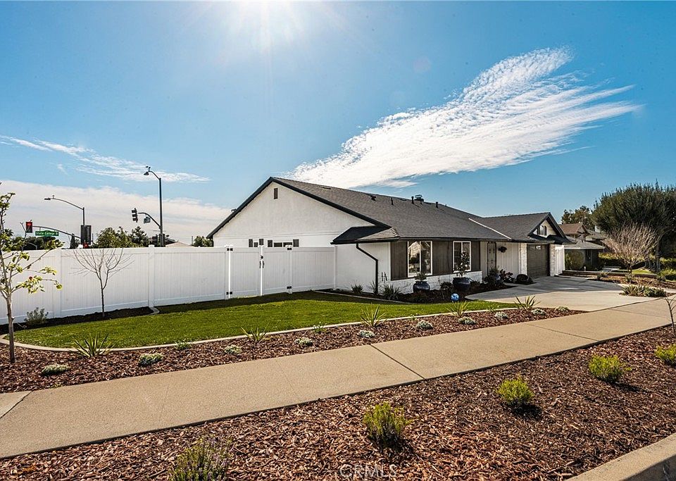 1st image of 688 Buttonwood Dr