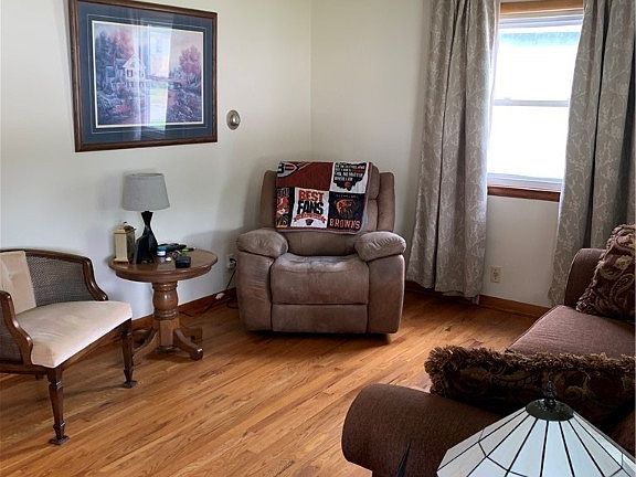 5th image of 332 Lynn Dr