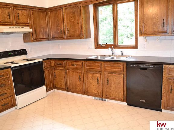5th image of 1219 Victoria Dr