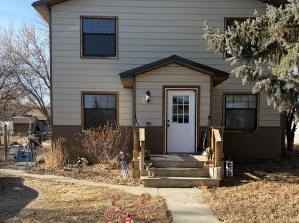 122 E Richland Ave, Shelby, MT 59474
