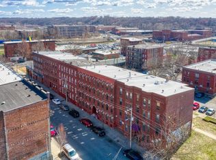 524-528 S Bridge St, Holyoke, MA 01040