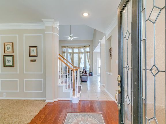 3rd image of 1147 Oak Glen Ln