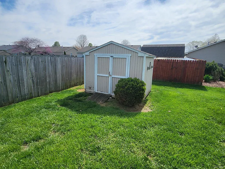 3906 Brownstone Dr — Photo 13
