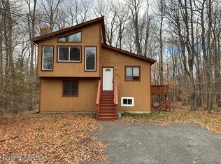 255 Greenbriar Cir, Tobyhanna, PA