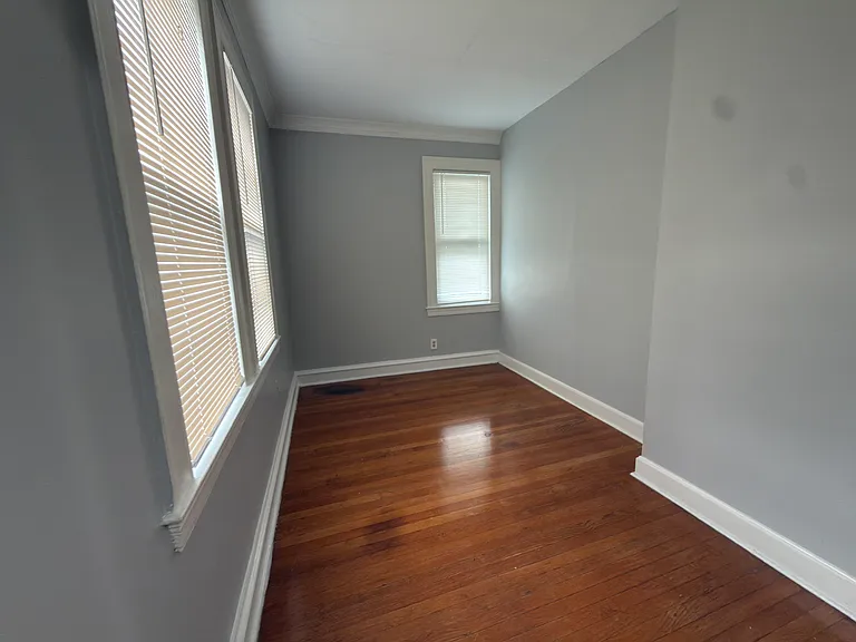 330 Laurel St #312 — Photo 4