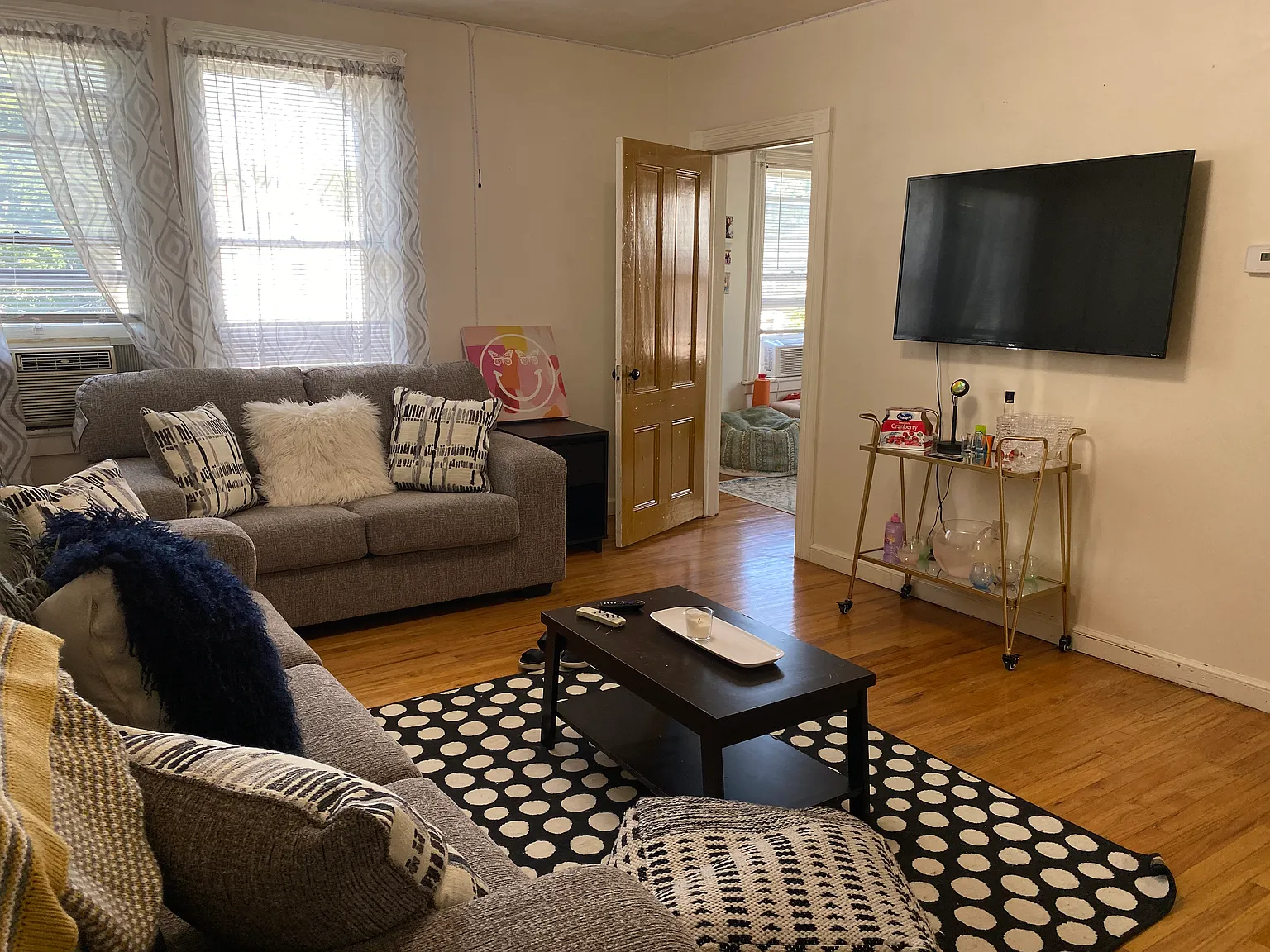3 bed, 1500 sqft, $2,220 — Photo 2