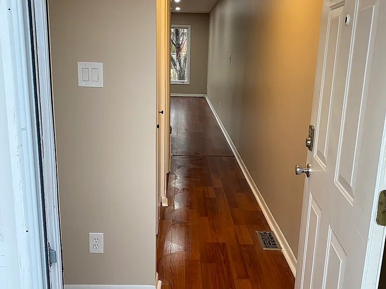 617 Wellington Dr — Photo 2