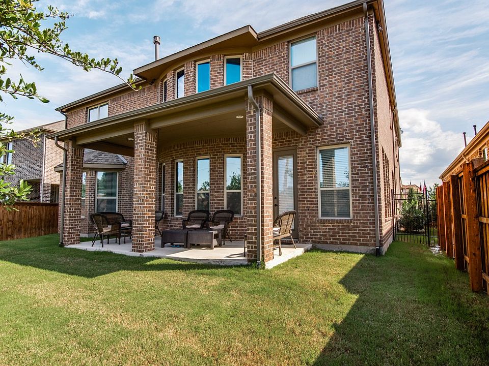 1st image of 2404 Fountain Dr
