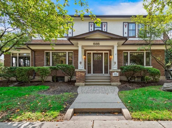 585 Park St, Elgin, IL 60120