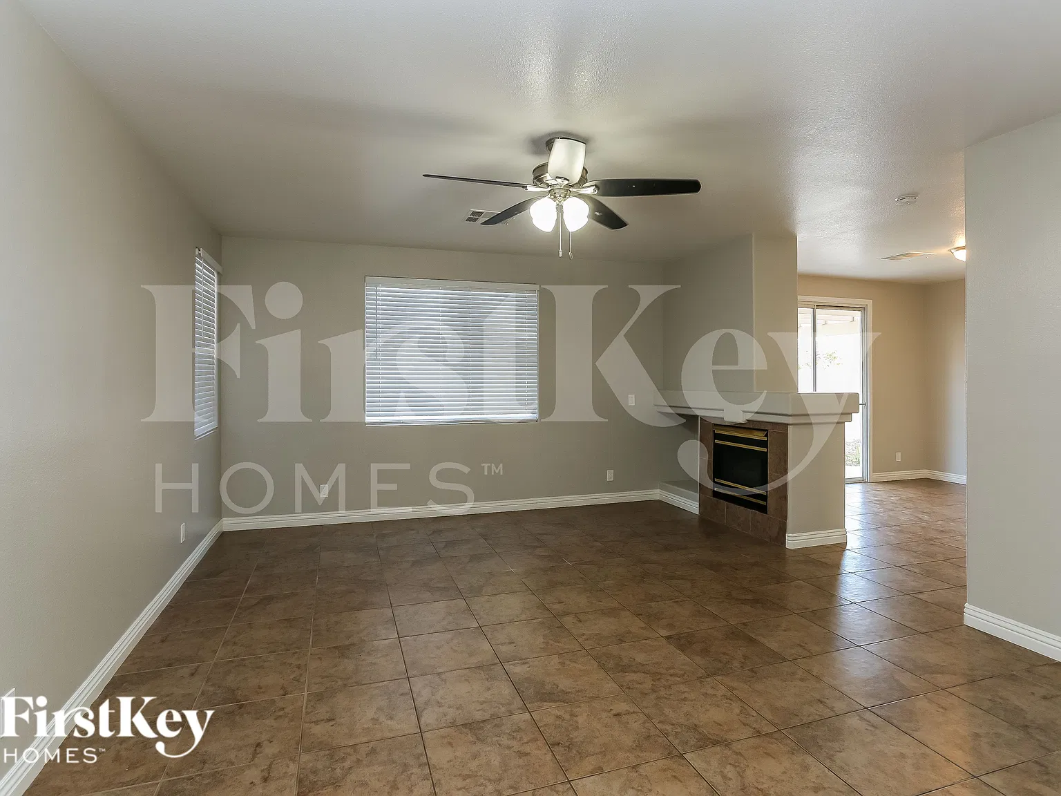 4 bed, 2.5 bath, 1833 sqft, $2,345 — Photo 2