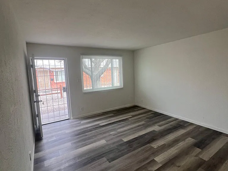 1029 Louisiana Blvd SE #C — Photo 9