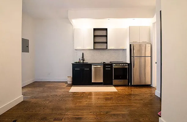 Rented by Skyhigh Realty NYC LLC | media 21