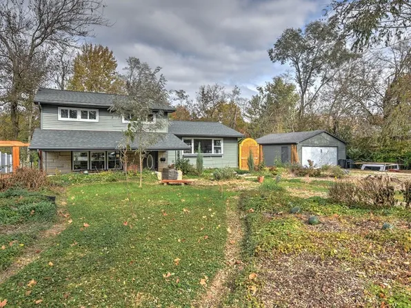 3172 Redlich Dr, Decatur, IL 62521